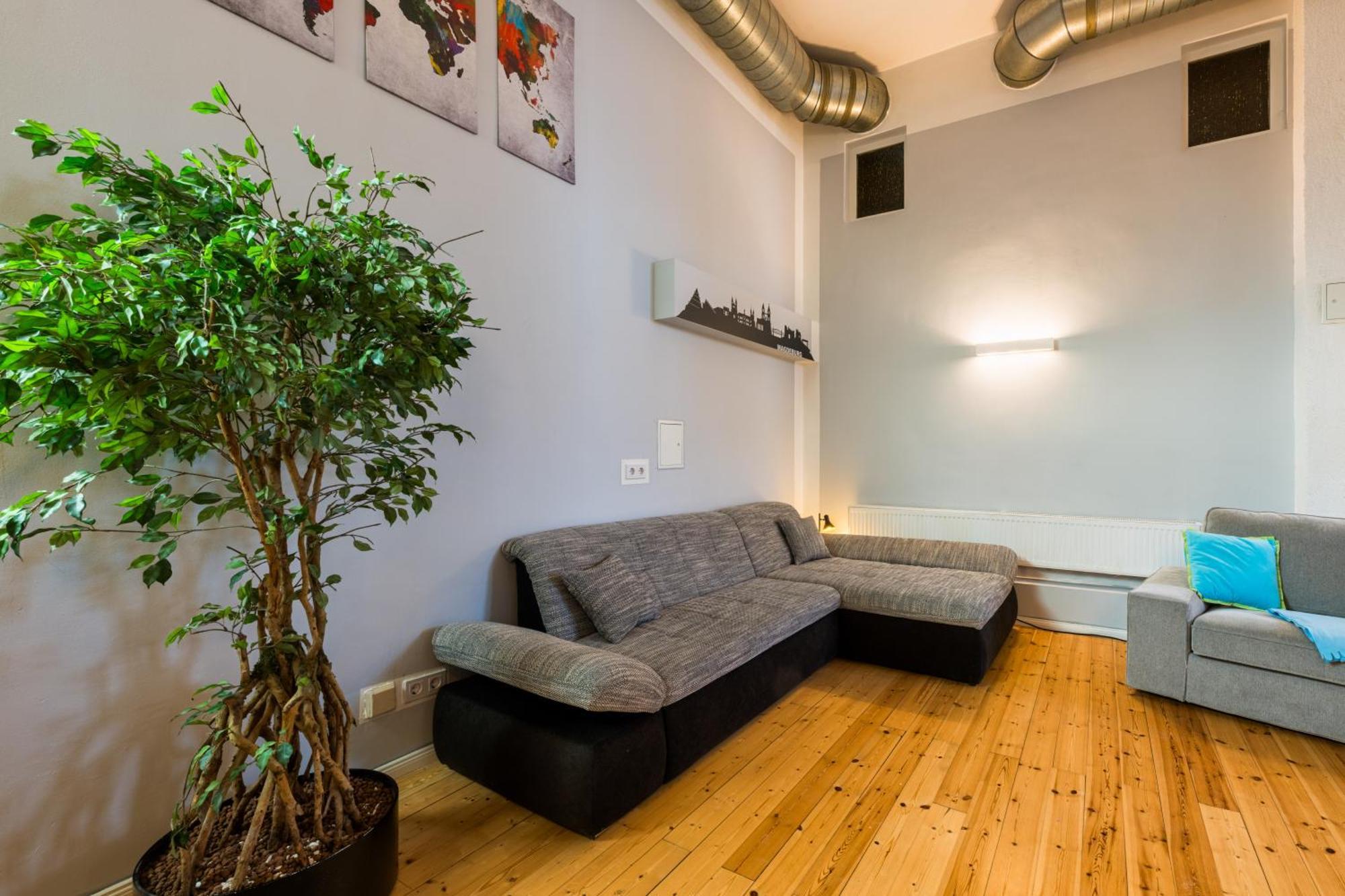 Exklusive Und Grosszuegige Wohnung 140 Qm In Magdeburg Top-Lage Mit Kicker Fuer Bis Zu 8 Personen Εξωτερικό φωτογραφία